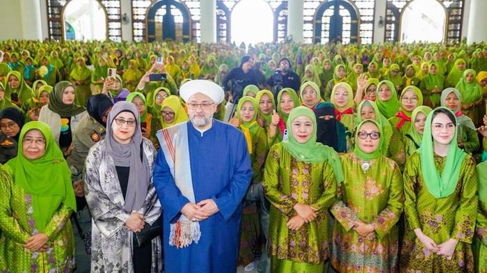 Khofifah Indar Parawansa Hadiri Harlah ke-80 Muslimat Nahdlatul Ulama, Serukan Perdamaian Dunia kepada Perserikatan Bangsa-Bangsa