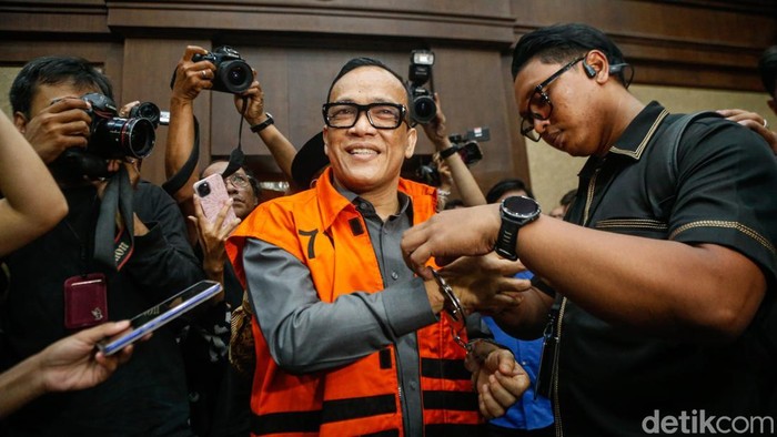 Dukungan Mengalir Menjelang Vonis, Immanuel Ebenezer Terima Wayang Bima sebagai Simbol Keteguhan