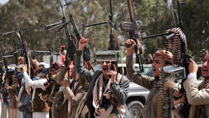 Pertempuran Houthi dan Pasukan Pemerintah Yaman Tewaskan Lebih dari 300 Orang